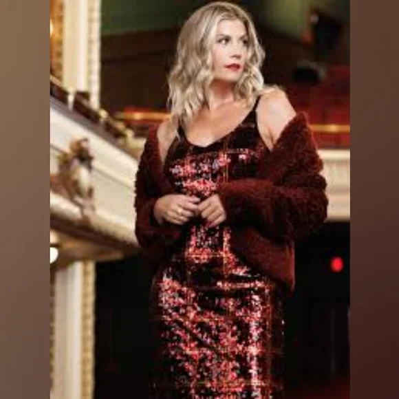 Deep Red Cropped Teddy Jacket - Picture 2 of 3